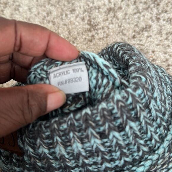 CC Women’s knit Hat O/S - Picture 6 of 6